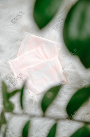 粉色卫生棉