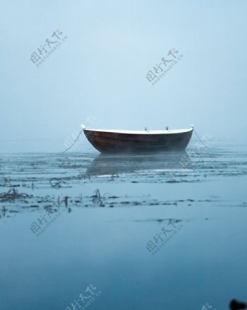 海面上的小船