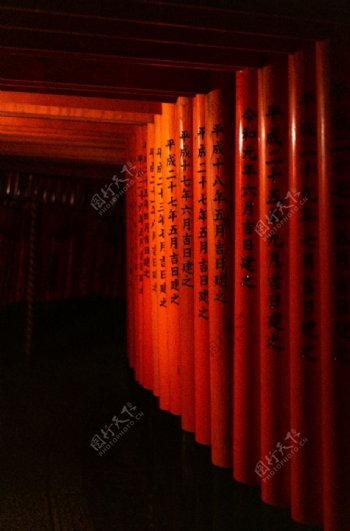 日本寺庙圆柱