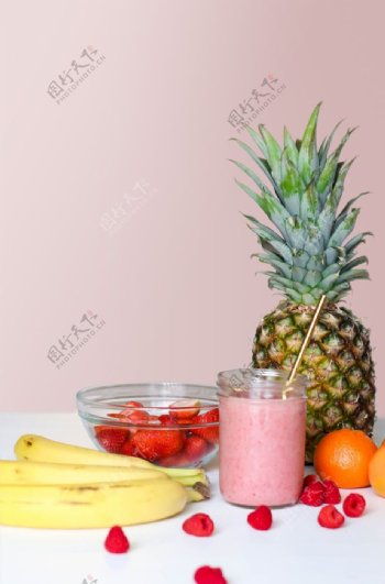 水果背景菠萝草莓香蕉