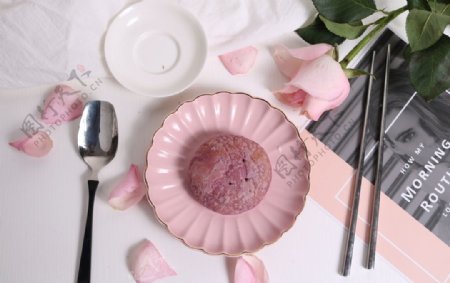 云南鲜花饼滇式糕点紫薯饼