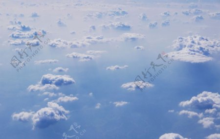 飞机俯瞰云朵云层