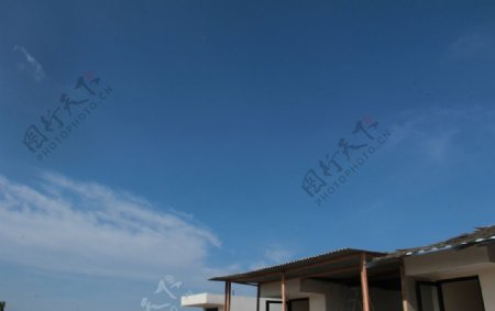 建筑屋顶天空蓝色背景海报素材图片