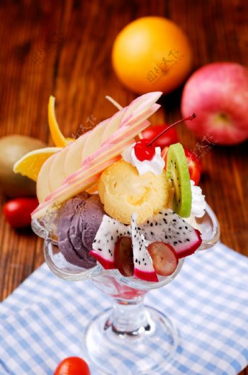 冰淇淋水果花园图片