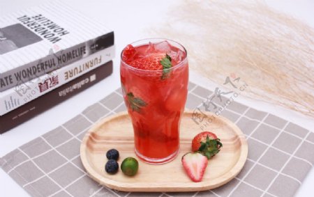 草莓汁草莓饮品冷饮图片