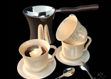 咖啡杯煮咖啡锅和勺子