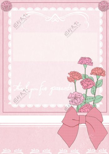 粉色信笺前的粉色花朵