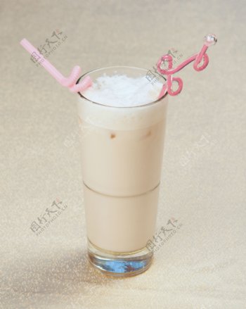 榛果雪泡奶茶图片