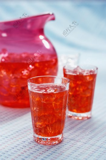 冰红果汁图片