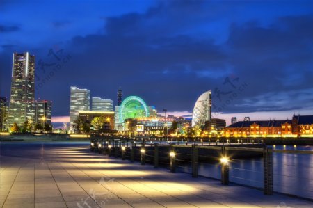 现代都市大厦夜景摄影图片