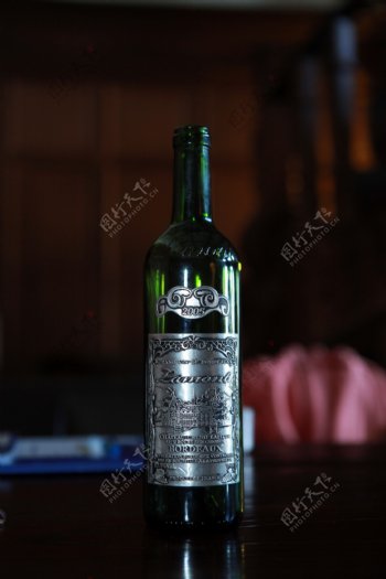 古典红酒瓶酒实物照片图片