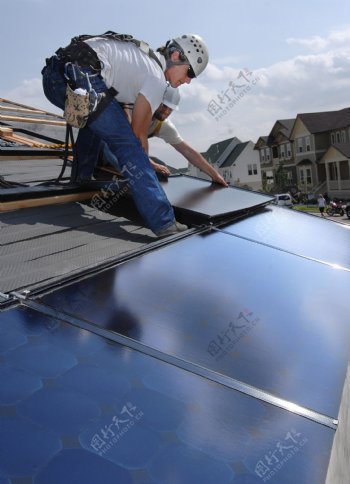 安装太阳能电磁板图片