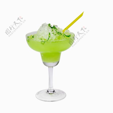 一杯绿色冷饮图片