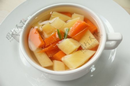 土豆胡萝卜汤图片