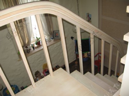 儿童木制楼梯
