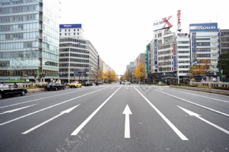 大阪中心的柏油道图片