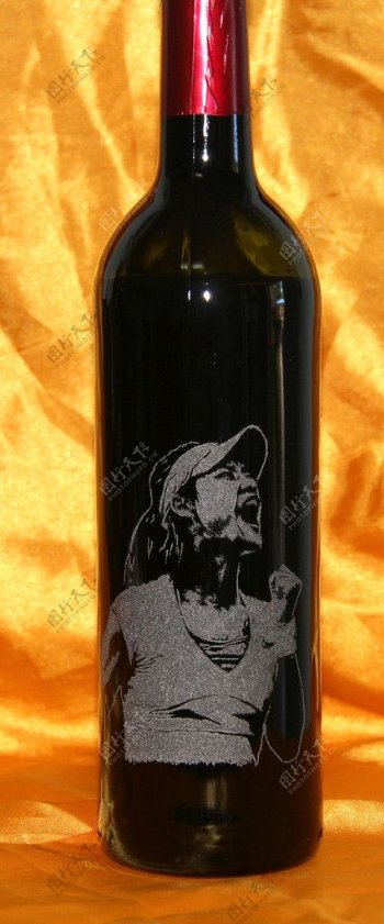 红酒瓶雕艺术李娜图片