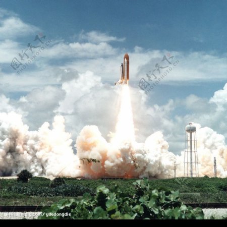 发射时的火箭图片