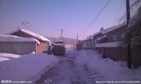 冬日乡村雪景摄影图片