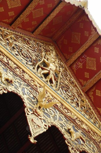 泰国清迈庙金色镂空花纹图片