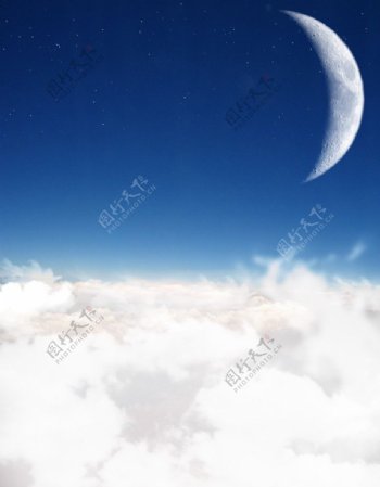 云端弯月图片