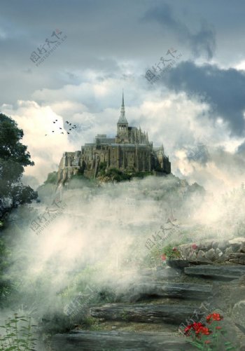 雾气缭绕中的城堡图片