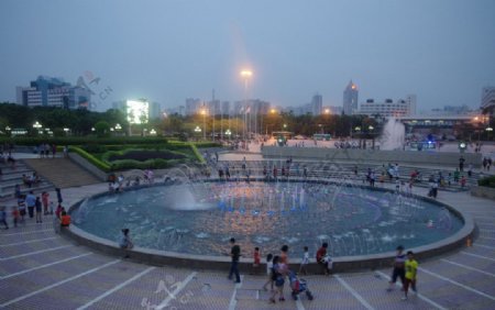 龙岗喷泉夜景图片