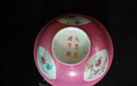 陶瓷碗底图片