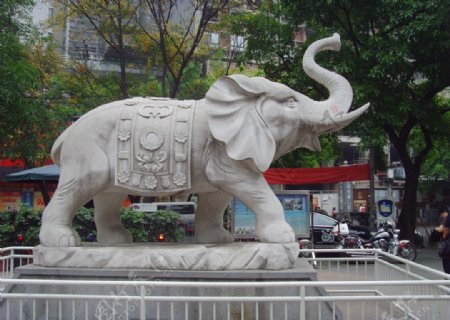 重庆白象宾馆雕塑图片