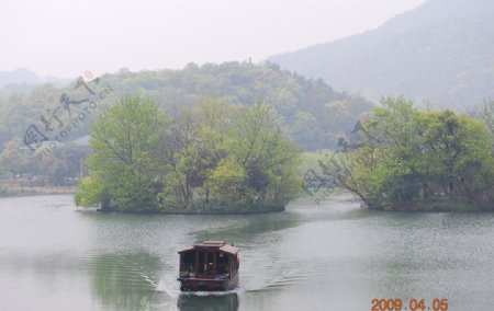 杭州西湖游船美景图片
