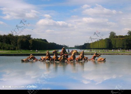 凡尔赛宫后花园水神雕塑图片
