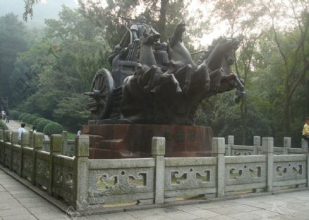 楚庄王雕塑图片