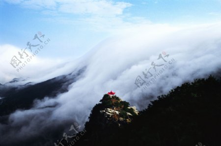 庐山瀑布云图片