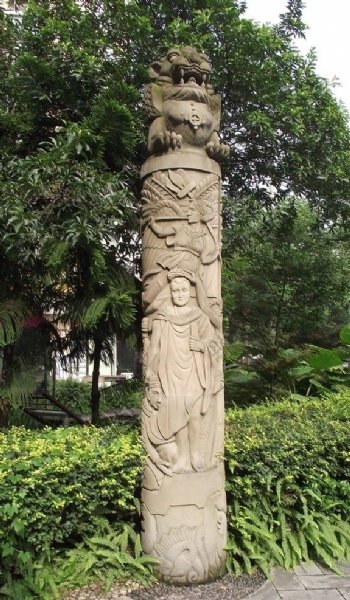 石雕塑柱子图片