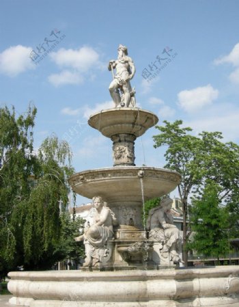 匈牙利布达佩斯多瑙河神喷泉雕塑图片
