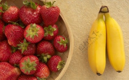 香蕉草莓图片