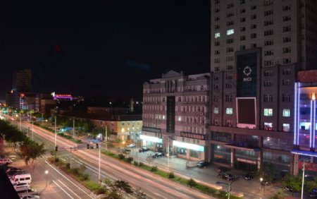 延时马路夜景原片图片