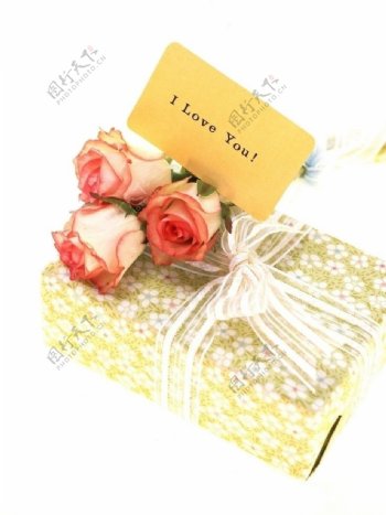 生日礼物玫瑰花盒子卡片图片