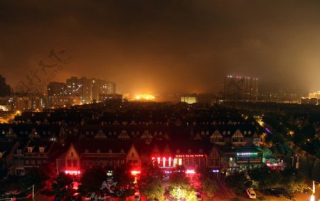 郑州国基路索凌路普罗旺斯夜景图片