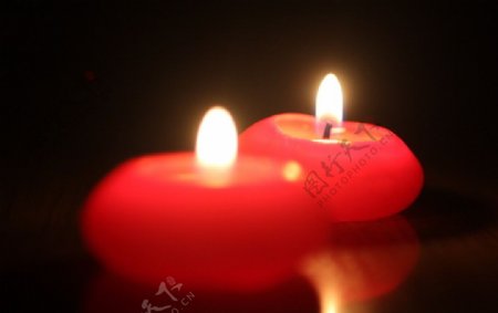 红色蜡烛气氛图片