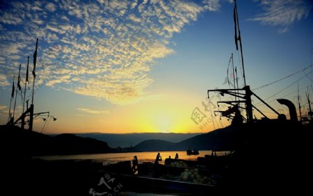 渔港夕阳图片