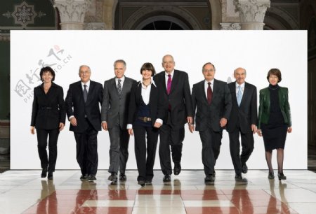 2010年新一届瑞士联邦成员集体亮相图片