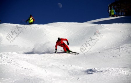 北京军都山滑雪场图片