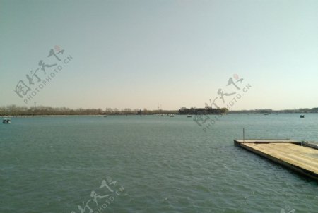 颐和园湖水图片