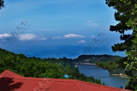 庐山如琴湖远眺图片