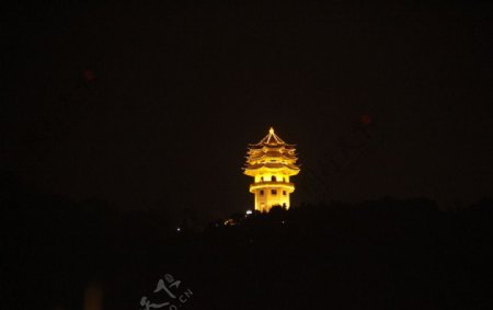 天马山钟楼夜景图片
