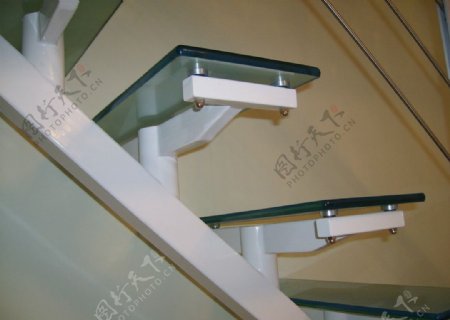 玻璃楼梯图片