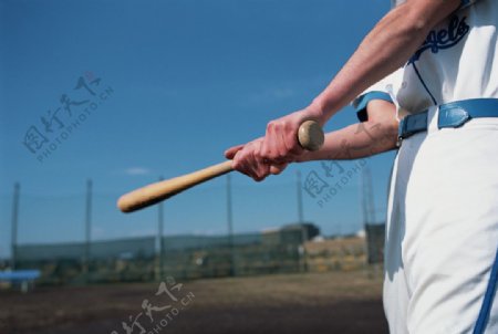 棒球运动之挥球图片