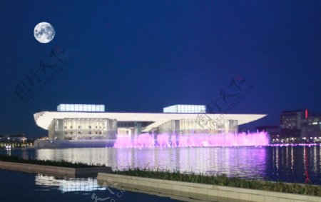 文化中心喷泉夜景图片