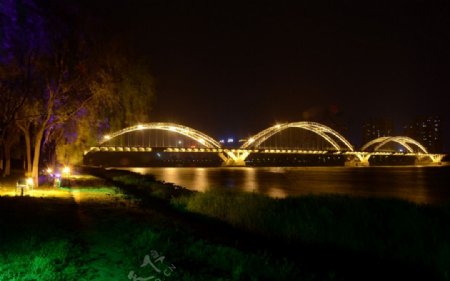 沈阳浑河长青桥夜景图片